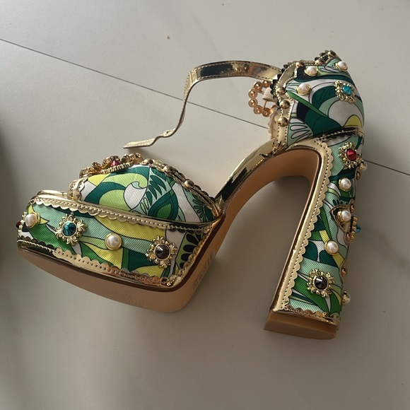 Woman shoes - Picture 4 of 5